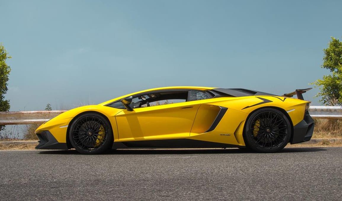 aventador-sv-yellow