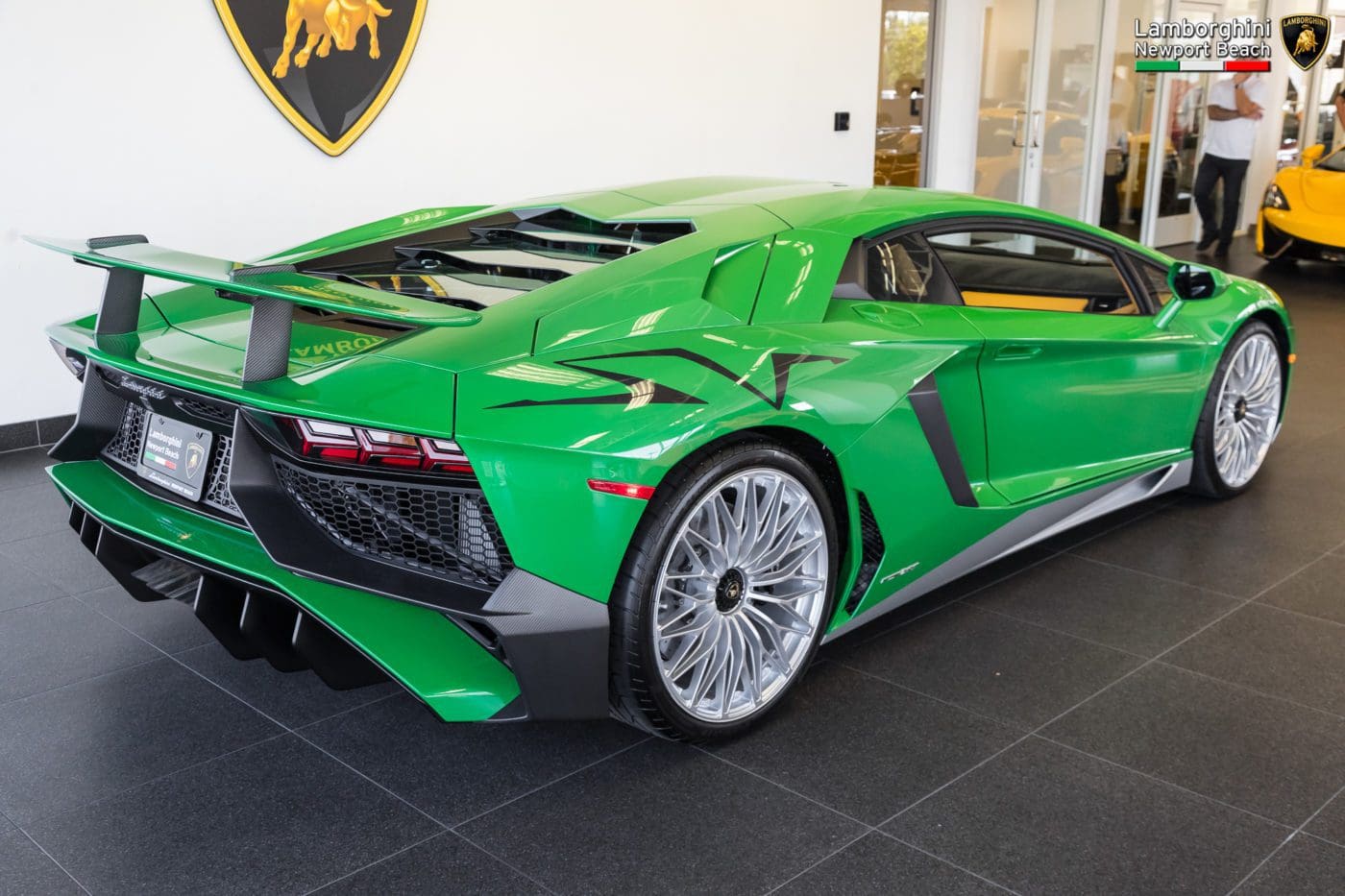 aventador_sv_miura_green (5)