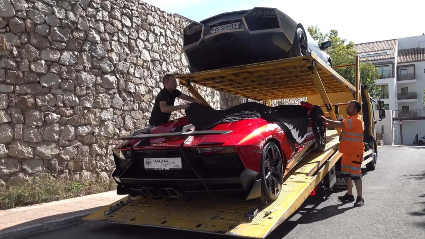 aventadorjdelivery.jpg
