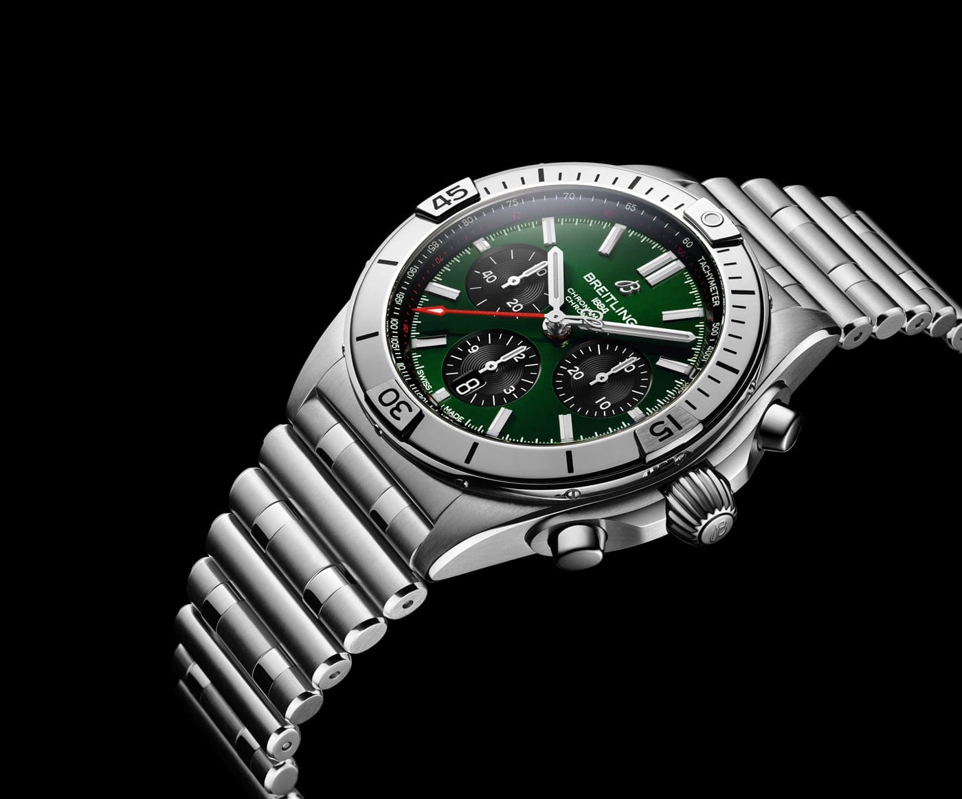 28_1_AB01343A1L1A1_CHRONOMAT_B01_42_STEEL_GREEN_AMBIANCE.tif