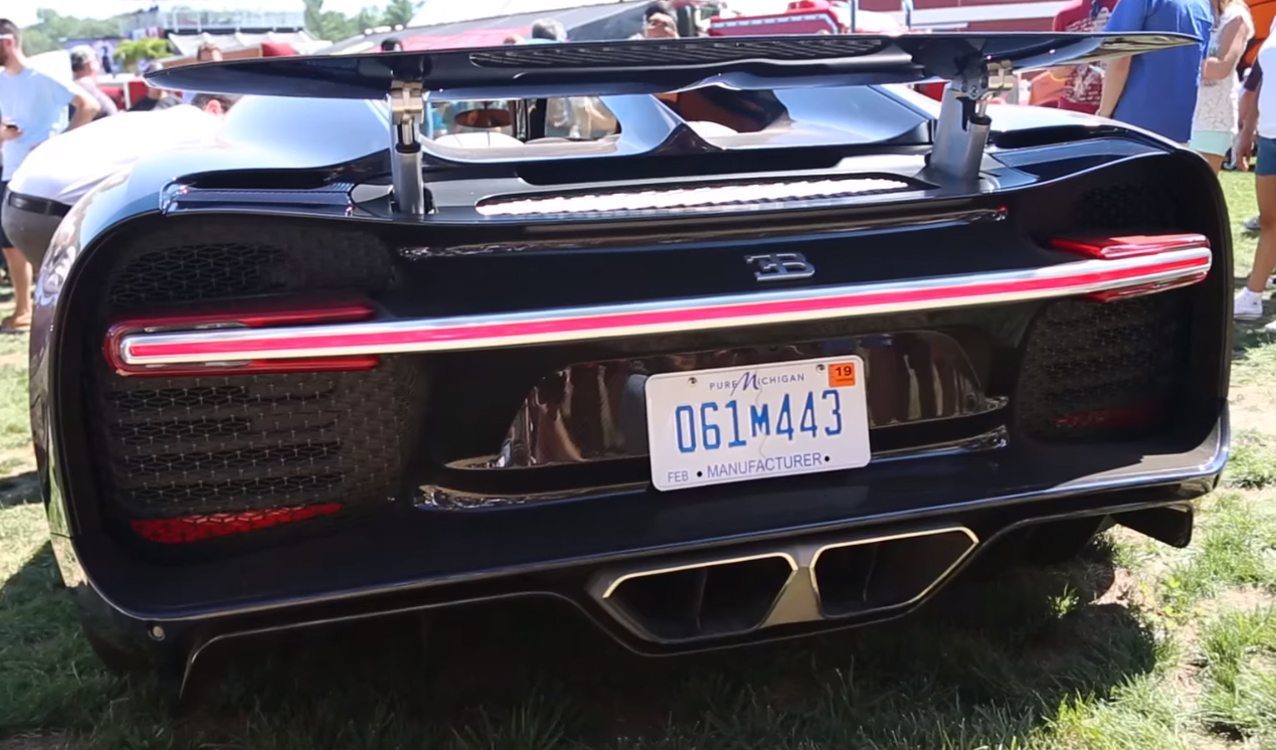 bugatti-chiron-rear-hero