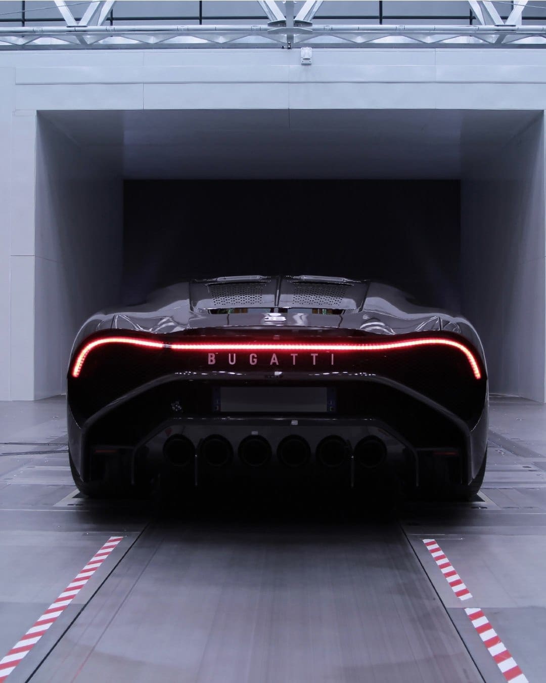 bugatti la voiture noire 1