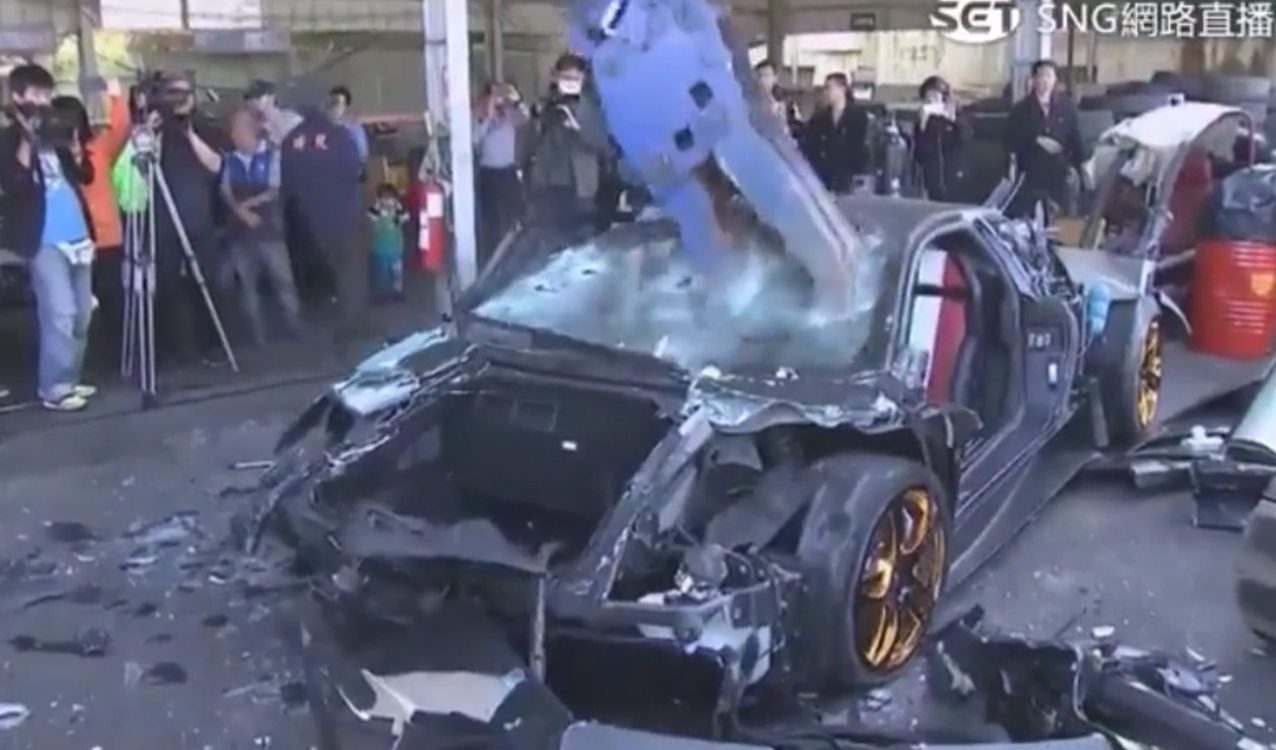 destroyed-lamborghini
