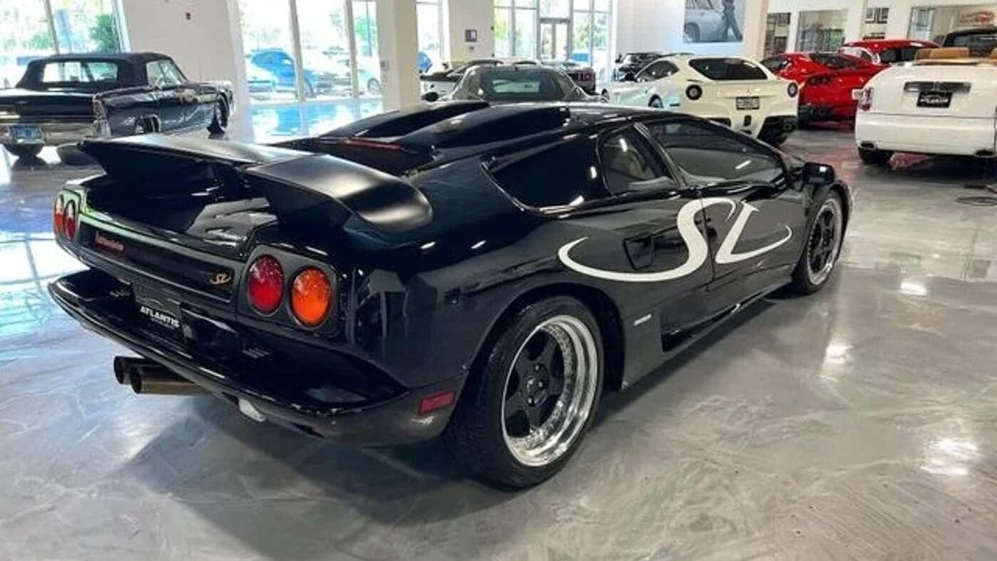 Rare 1-of-2 Nero Black 1998 Lamborghini Diablo SV For Sale