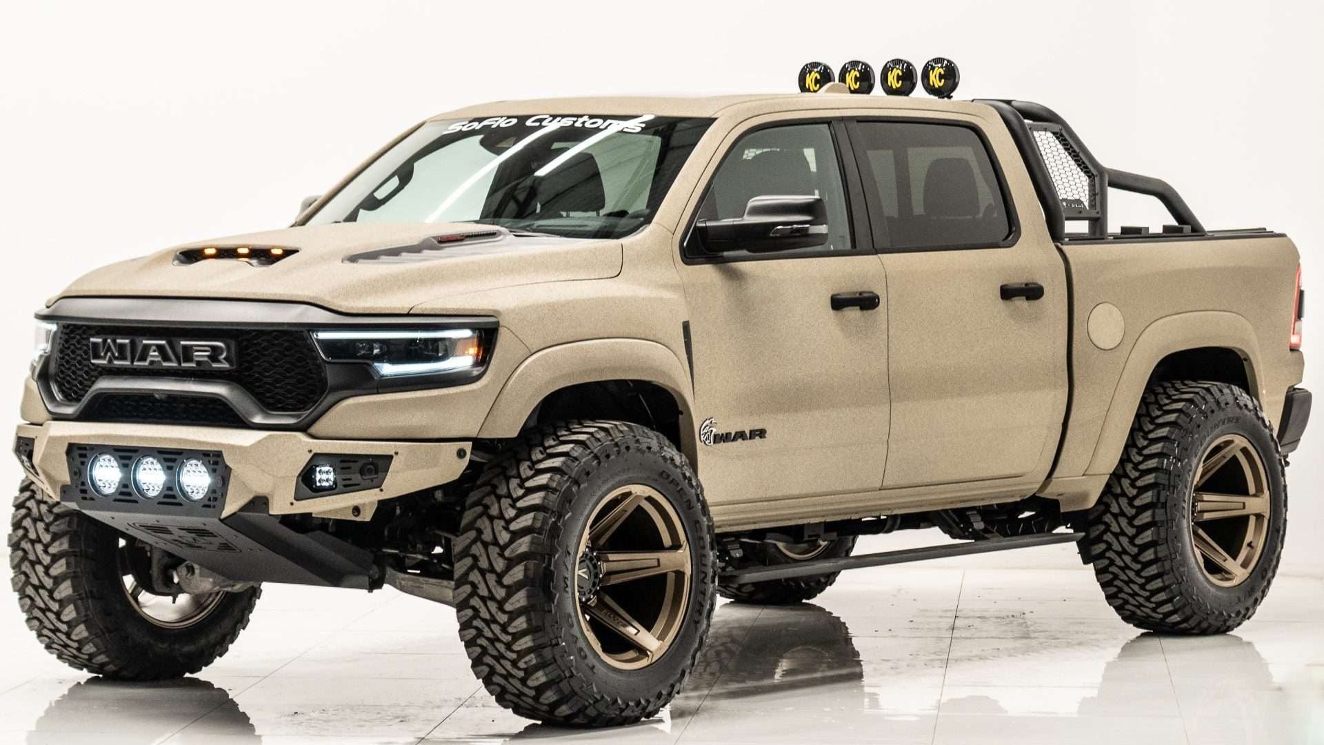 TRX - 美品 Travis Scott Buys A Brand-New Custom Apocalypse Omega Rex Truck
