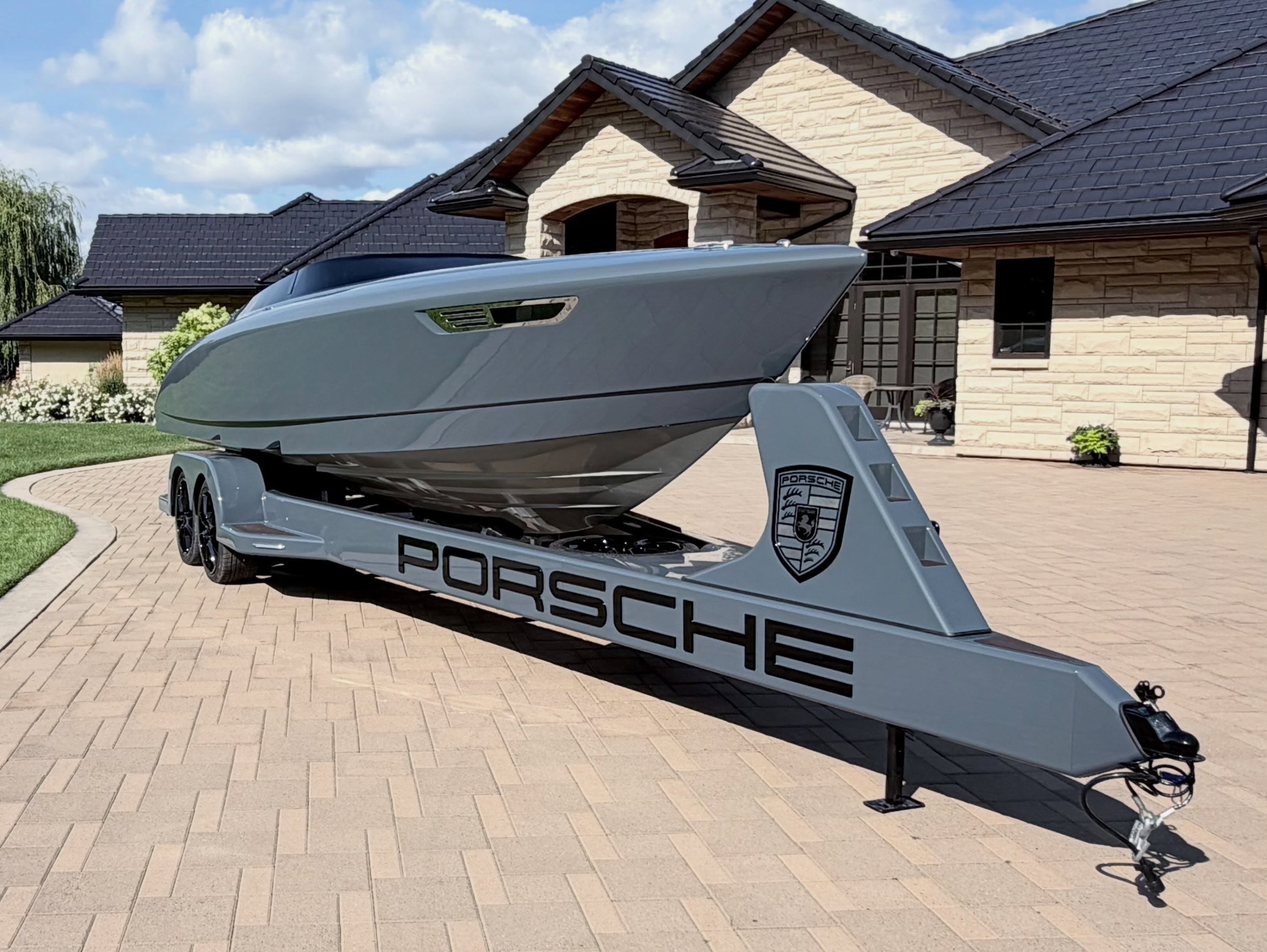 This Ultra-Rare Porsche Design Fearless 28 Yacht Just Surfaced on Facebook