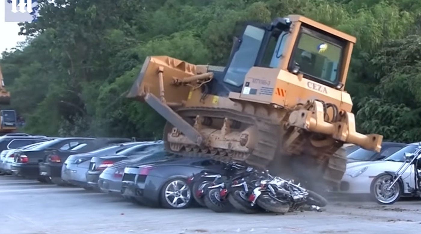 duterte_crush_cars
