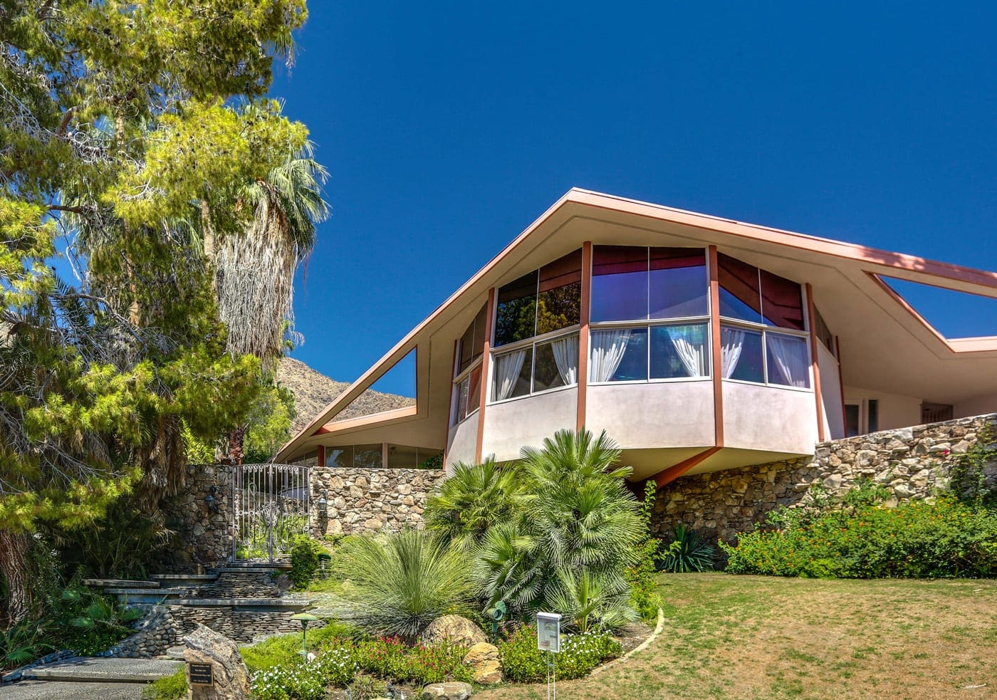 elvis presley honeymoon home 1