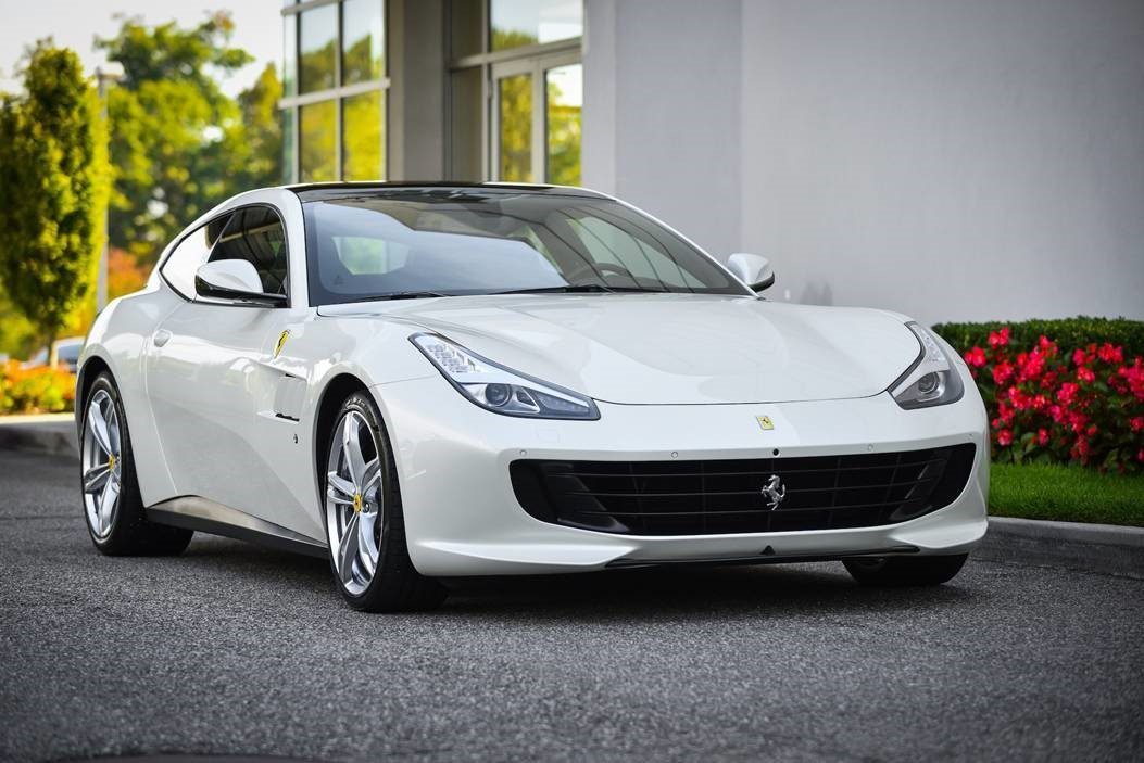 Top 10 Options for the New Ferrari GTC4Lusso – duPont REGISTRY News