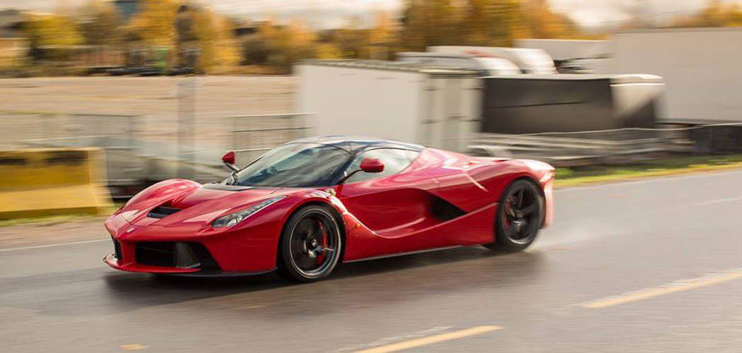 ferrari-laferrari-tomaszmajewski-102915-feature
