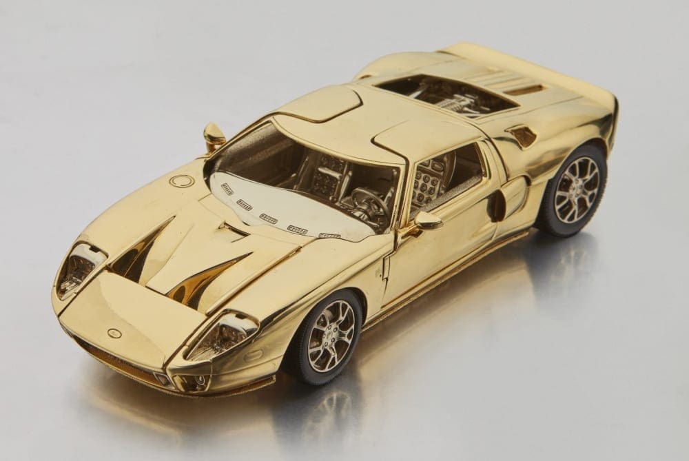 gold-ford-gt-model