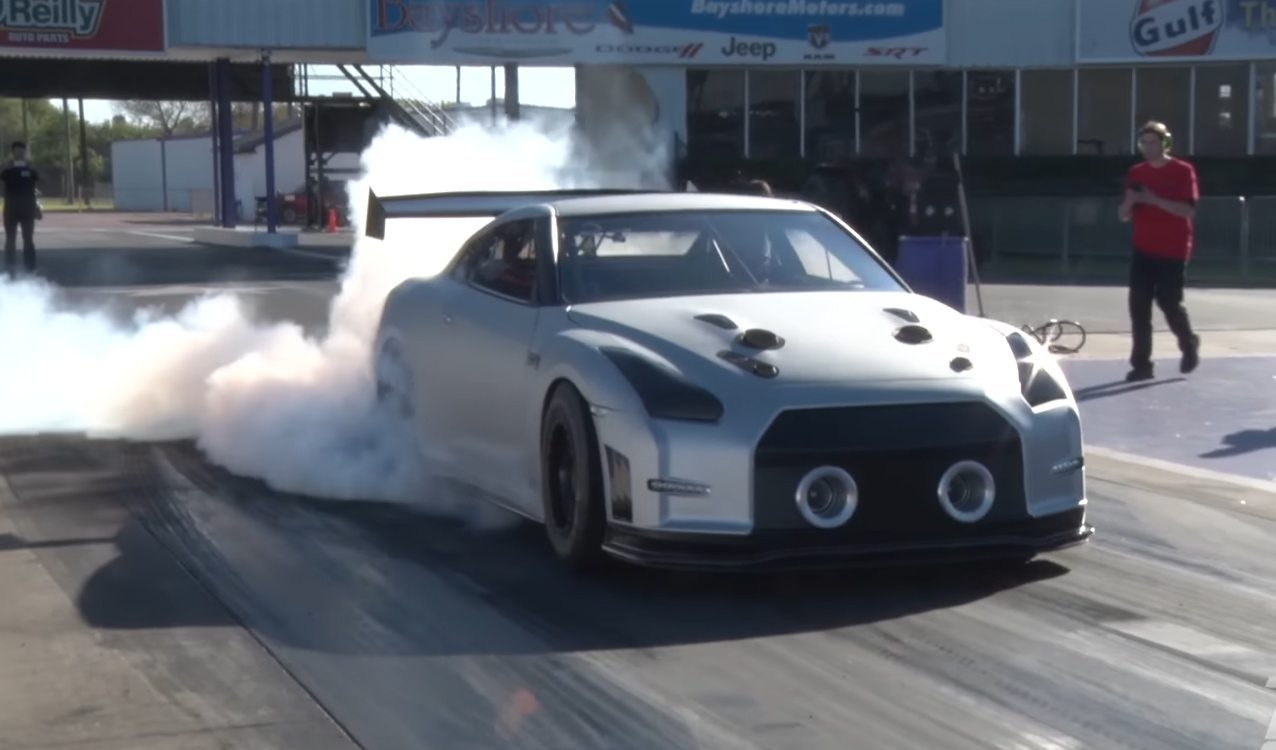 gt-r-smoke