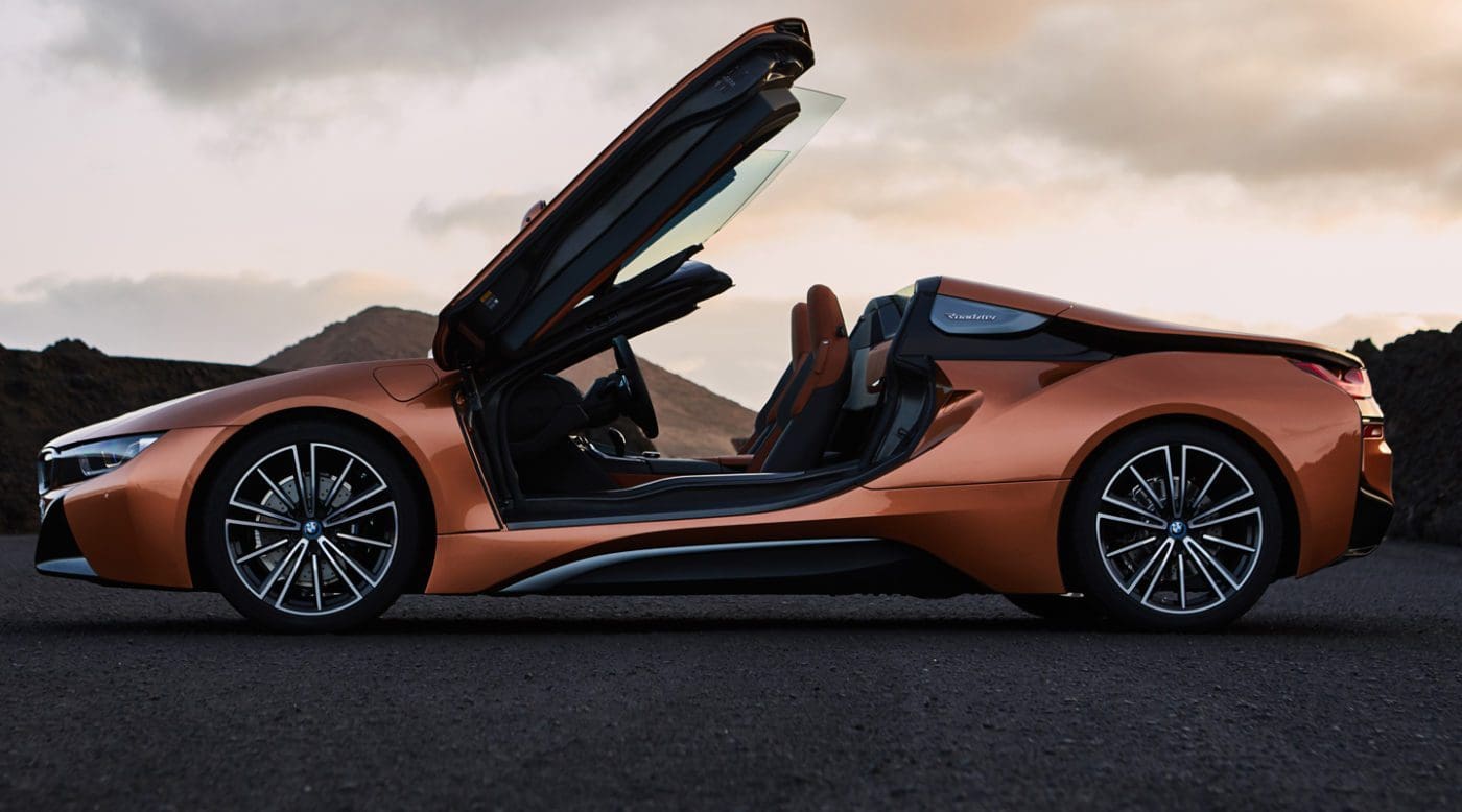 i8 Roadster Feature