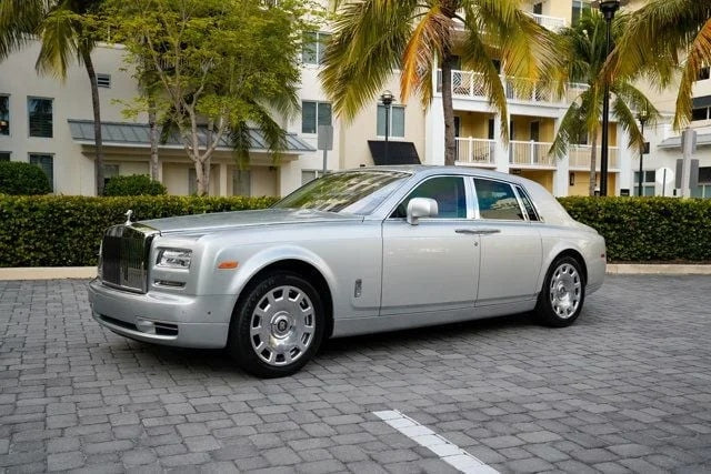 Rolls-Royce Phantom: Own The Quintessential Luxury Sedan