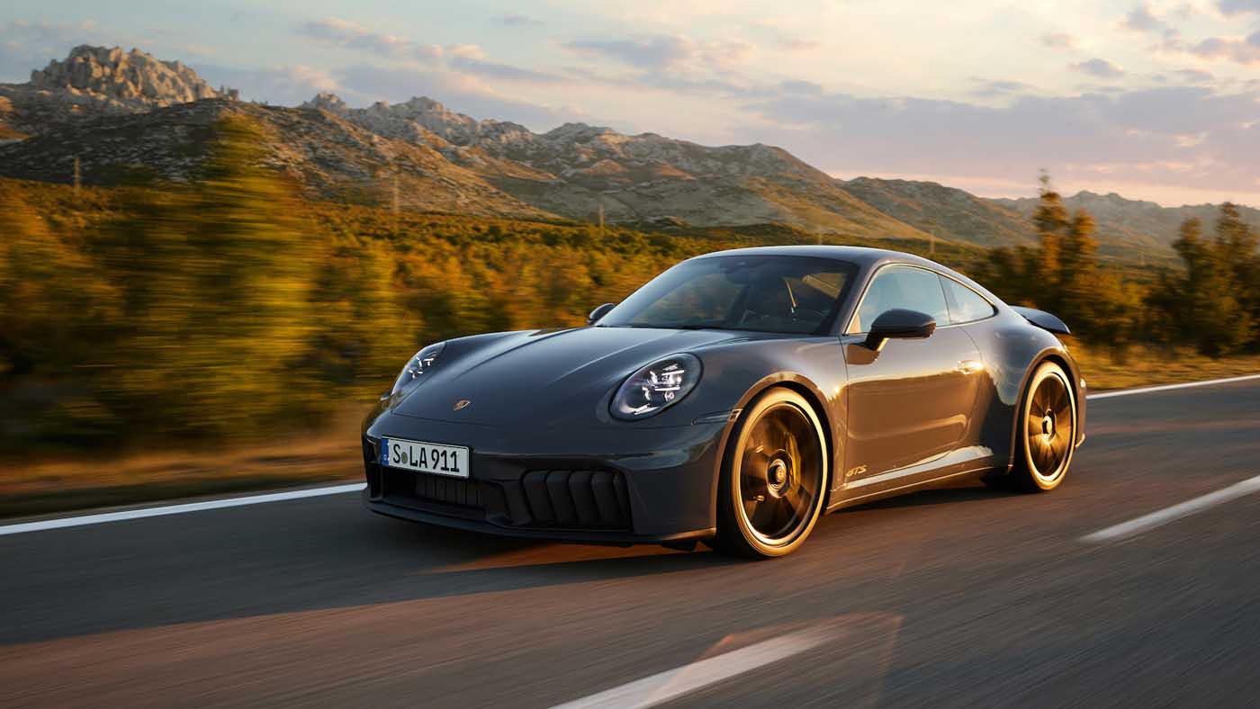 Porsche 911 Carrera GTS カタログ New 533HP 2025 Porsche 911 Carrera GTS Is The First Hybrid 911