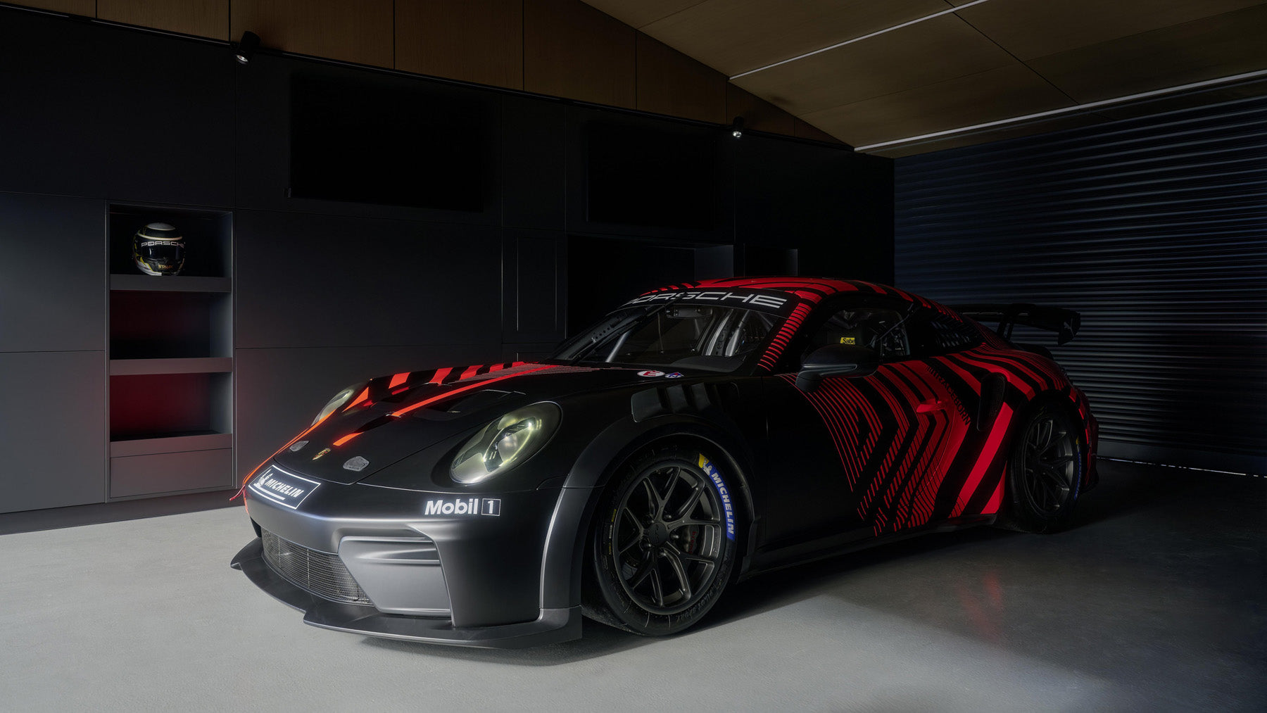 Revealed: The All-New Porsche 911 GT4 R