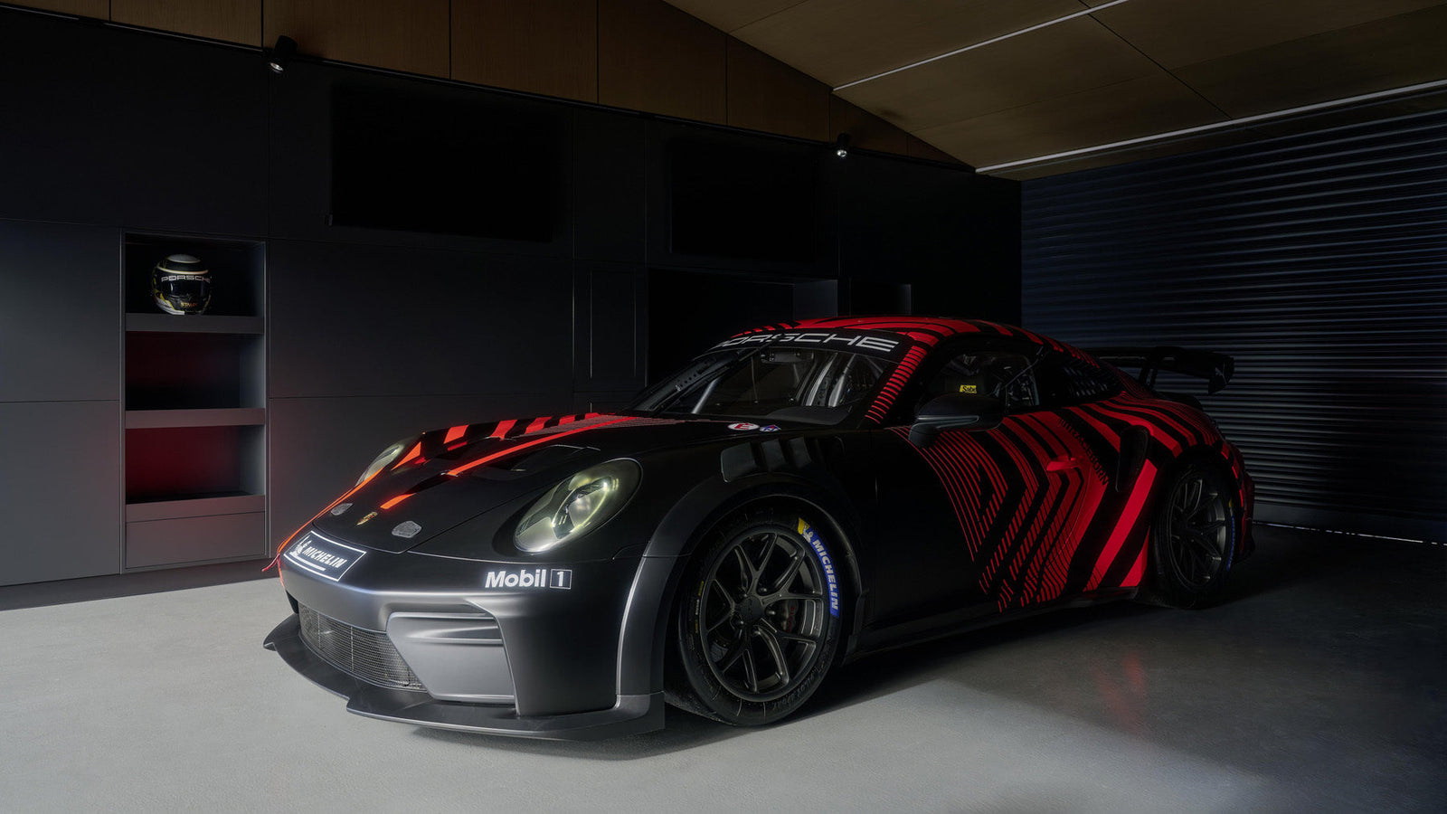 Revealed: The All-New Porsche 911 GT4 R