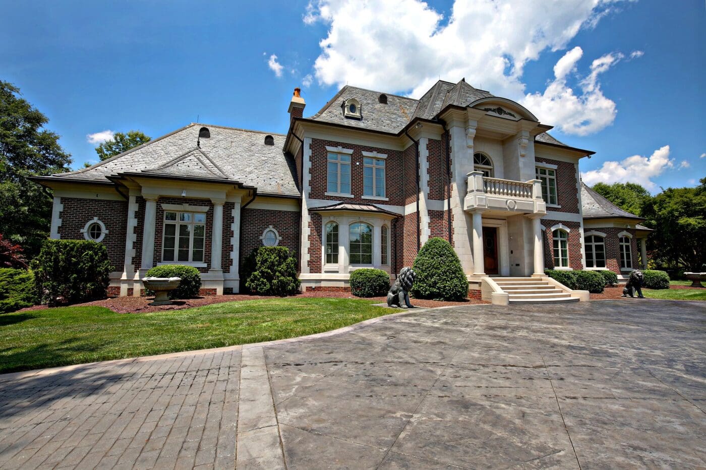 img_Front-of-Home