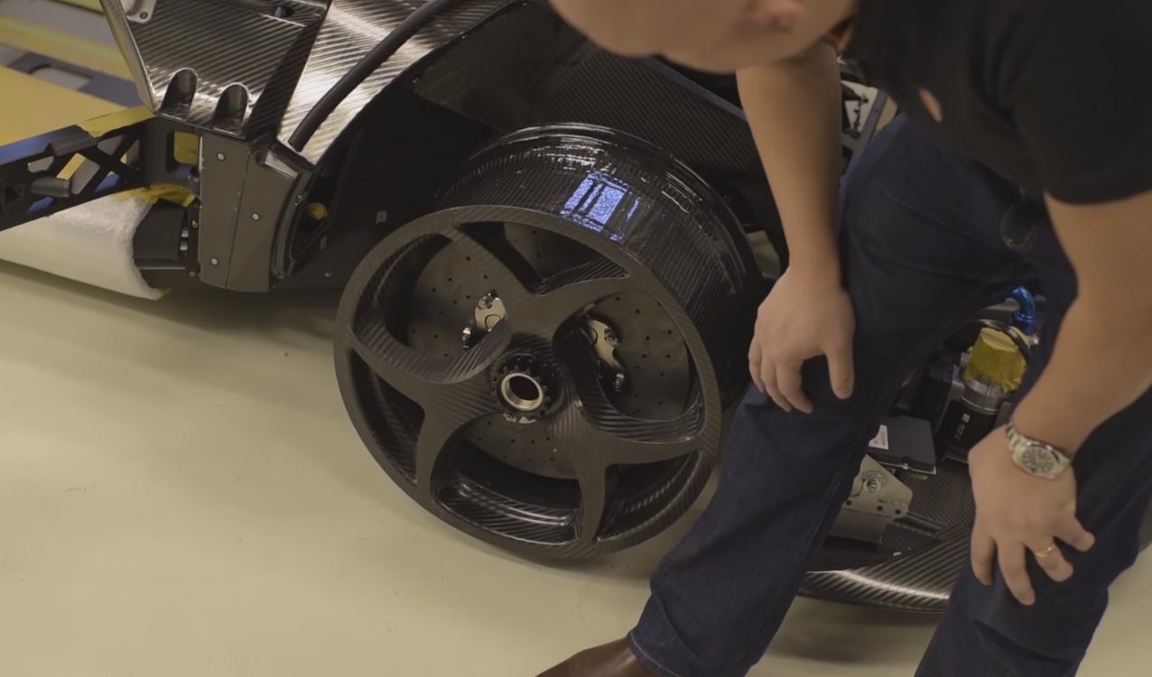 koenigsegg-regera-carbon-wheel