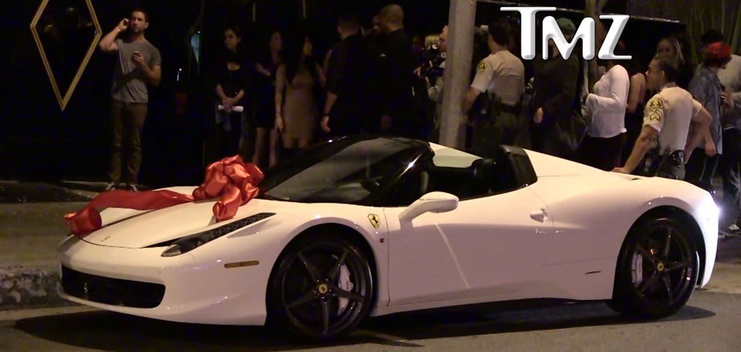 kyliejenner-458aperta-081015-feature