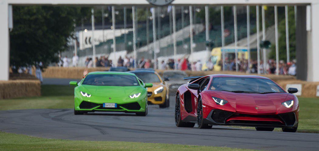 lamborghini-aventadorsvroadster-063015-feature