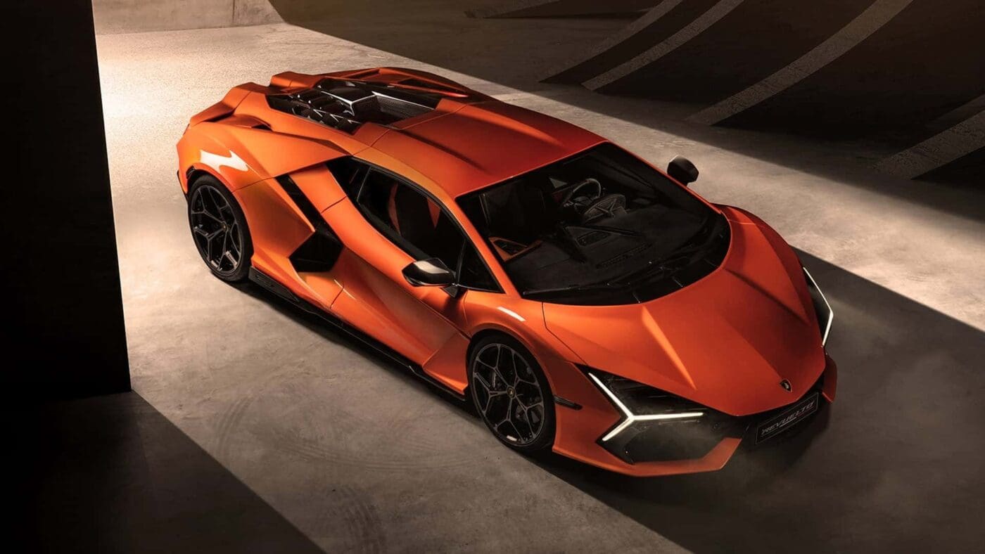 lamborghini revuelto.jpg