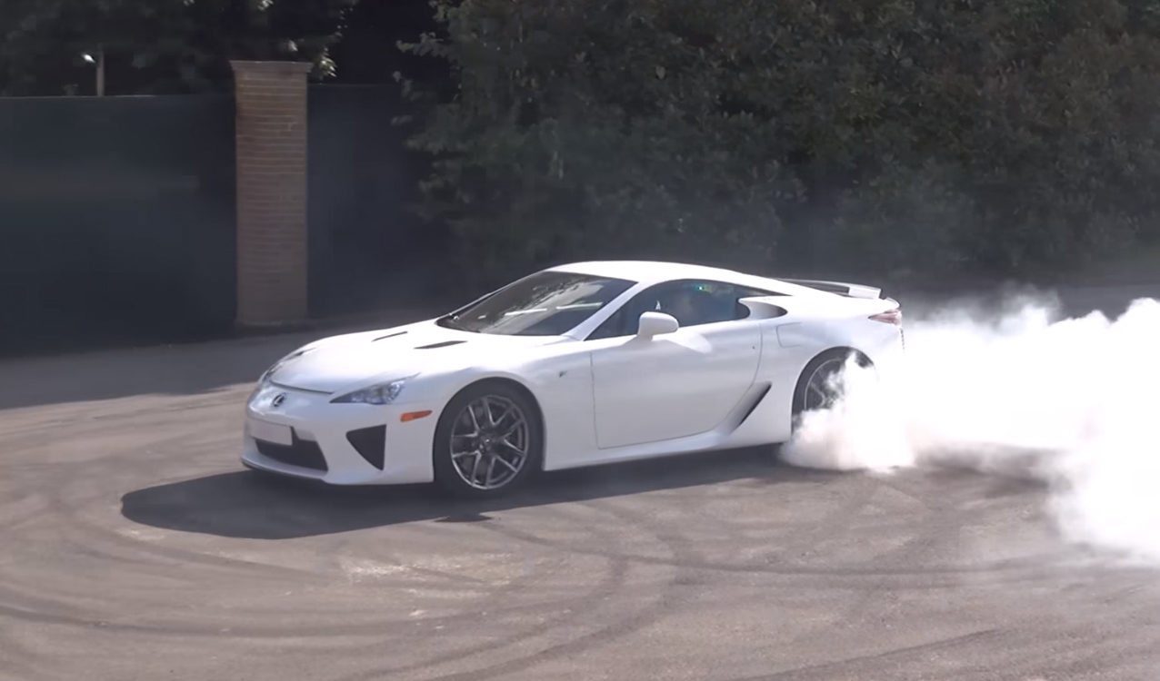 lexus-lfa-drift-71216