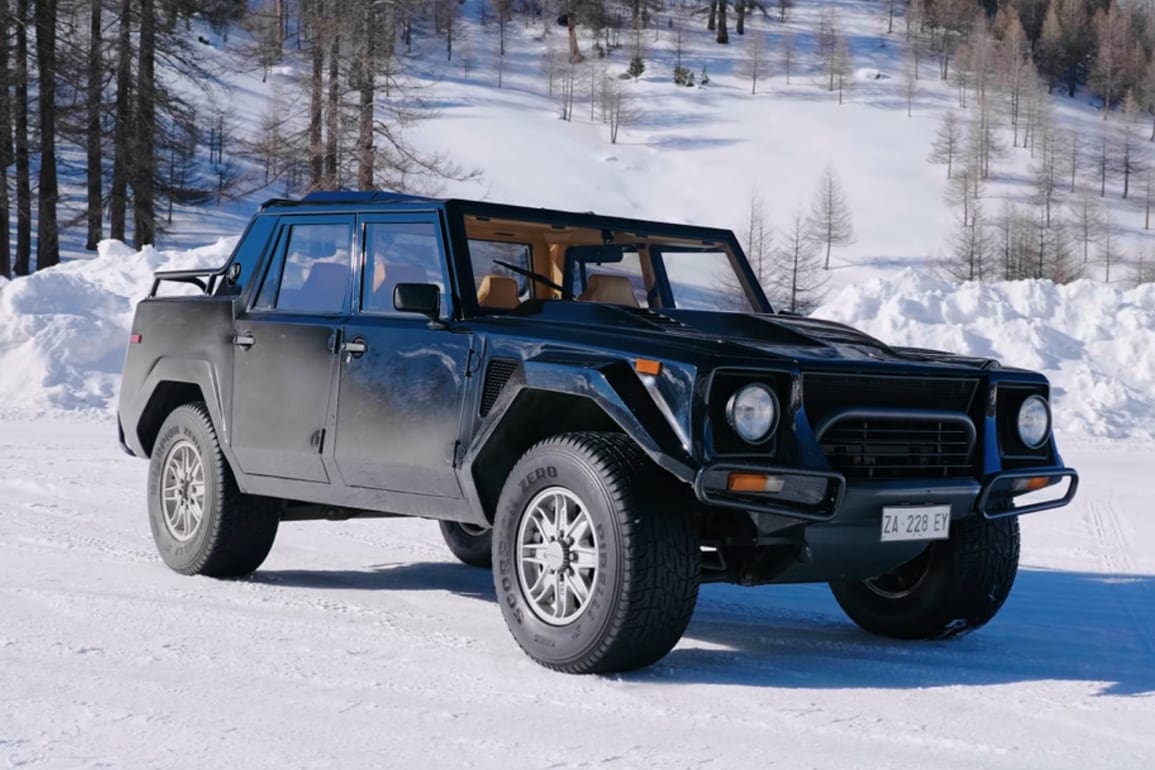 Review of the Lamborghini LM002: The Rambo Lambo – duPont REGISTRY News