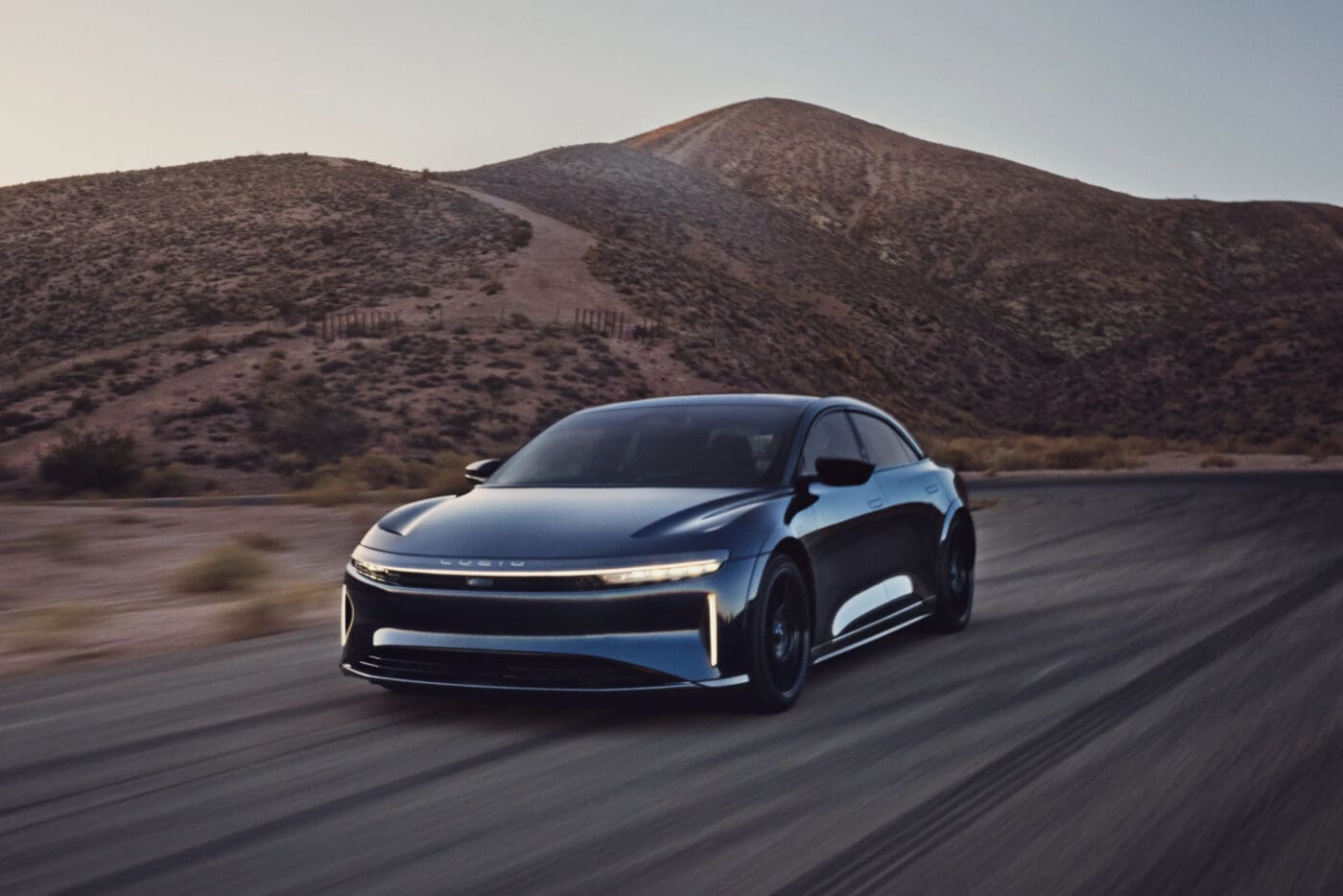 lucid air sapphire dynamic front 3qtr srgb epk 0