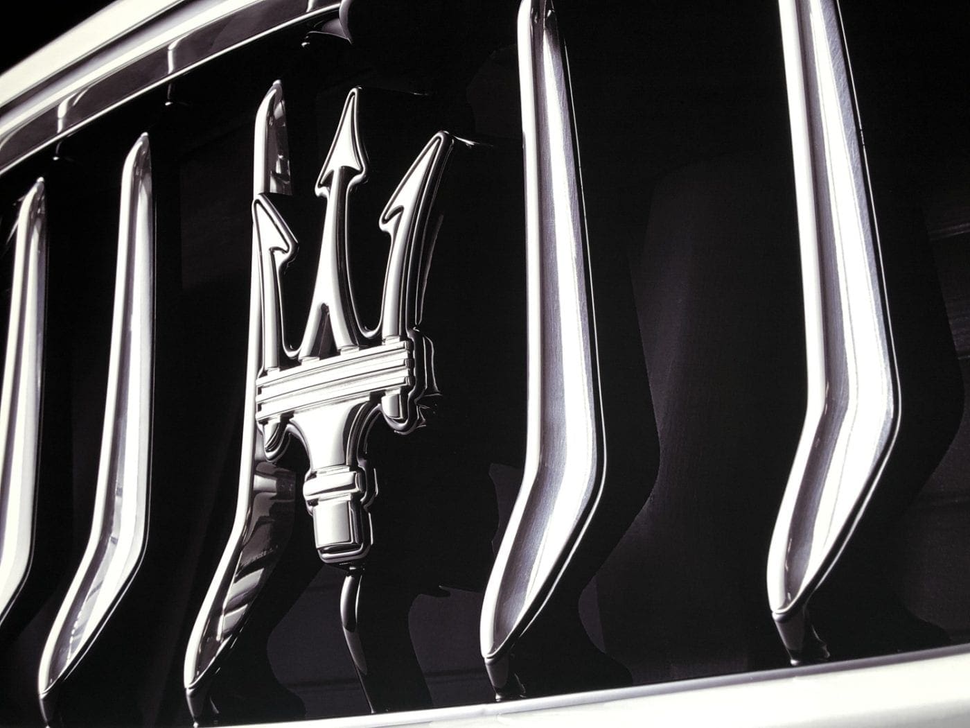 maserati-badge
