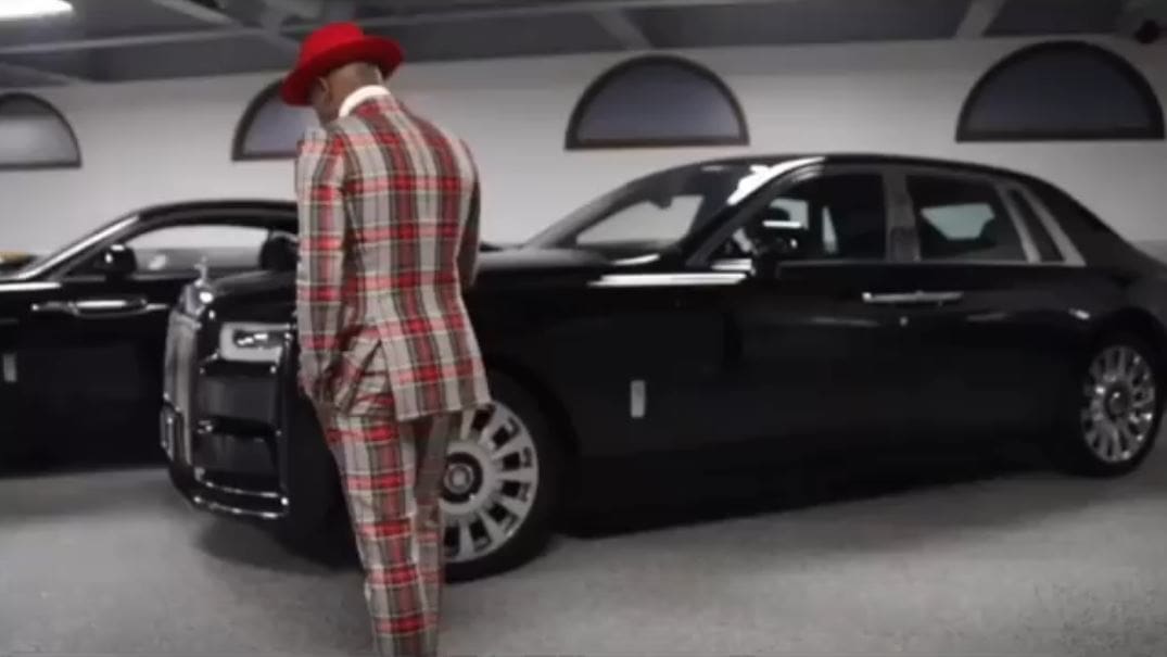 mayweather-garage