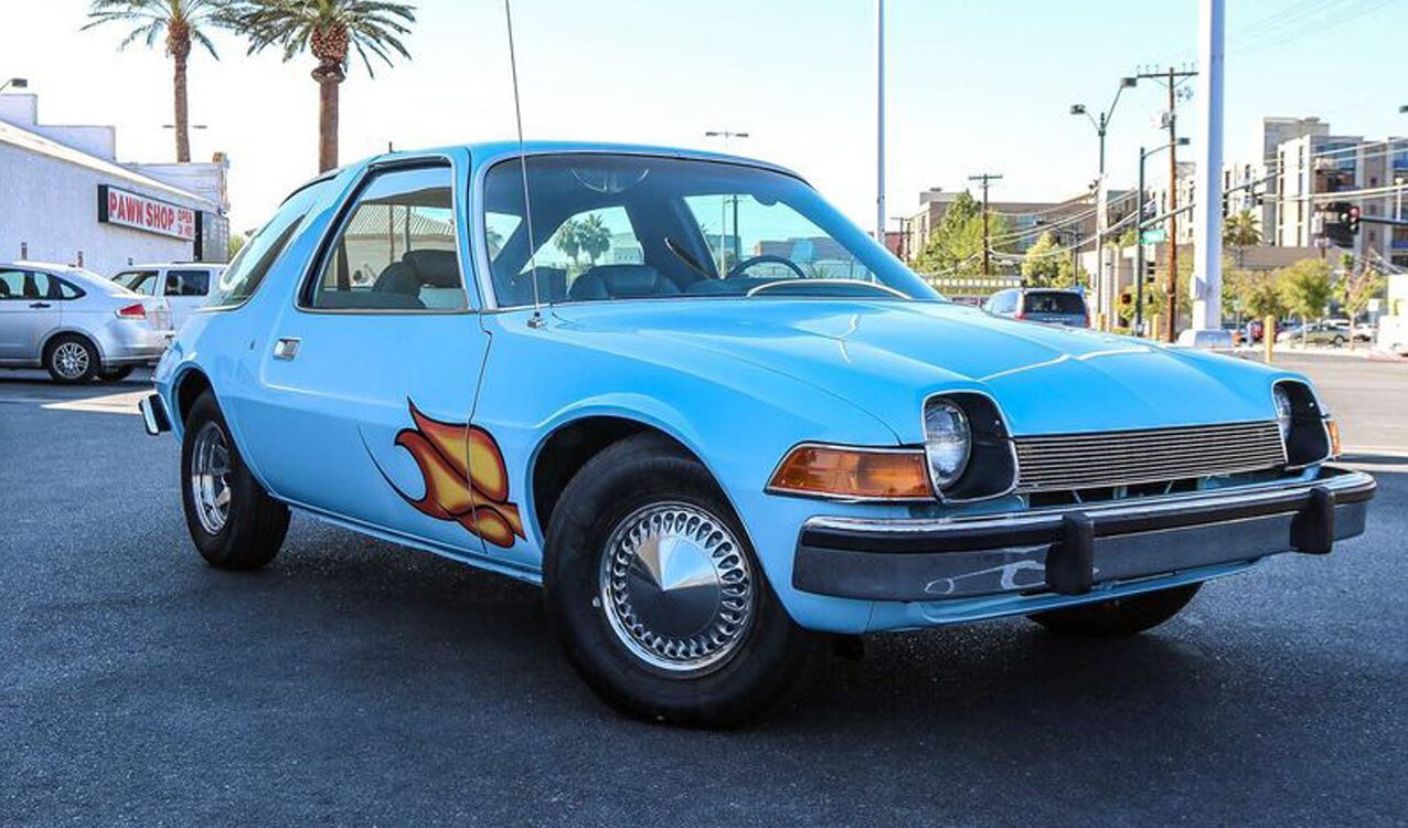 mirth-mobile-waynes-world-amc