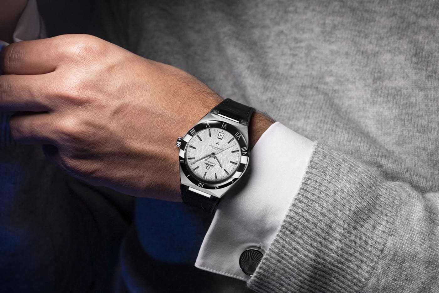omega131-33-41-21-06-001wrist-jpg.
