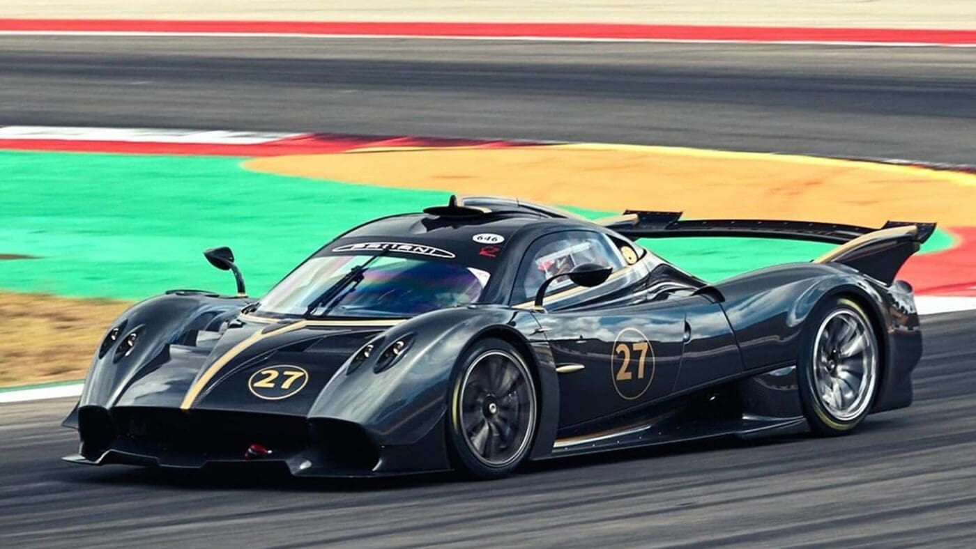 pagani arte in pista.jpg