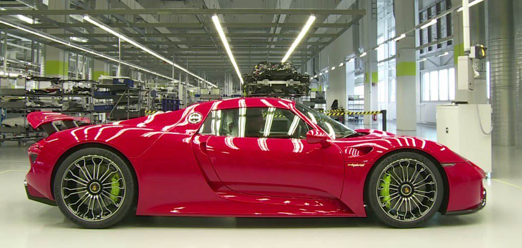 porsche-918spyder-behindthescenes-080715-feature