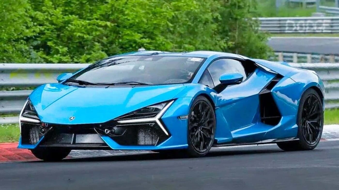 revuelto on nurburgring.jpg