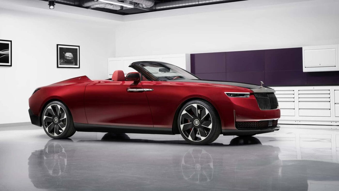ロルカナ　ライノ　レディ　foil Rolls-Royce Unveils 