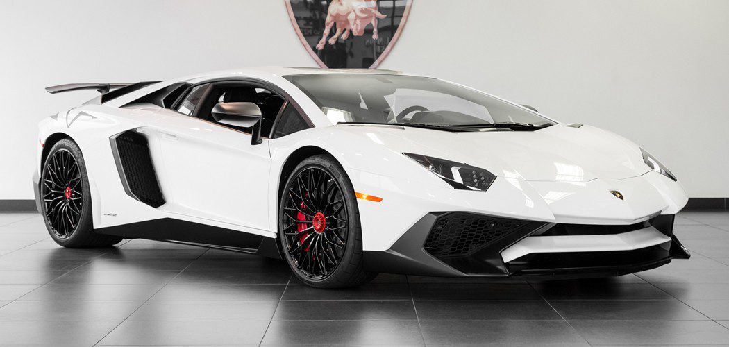 white-aventador-sv-main