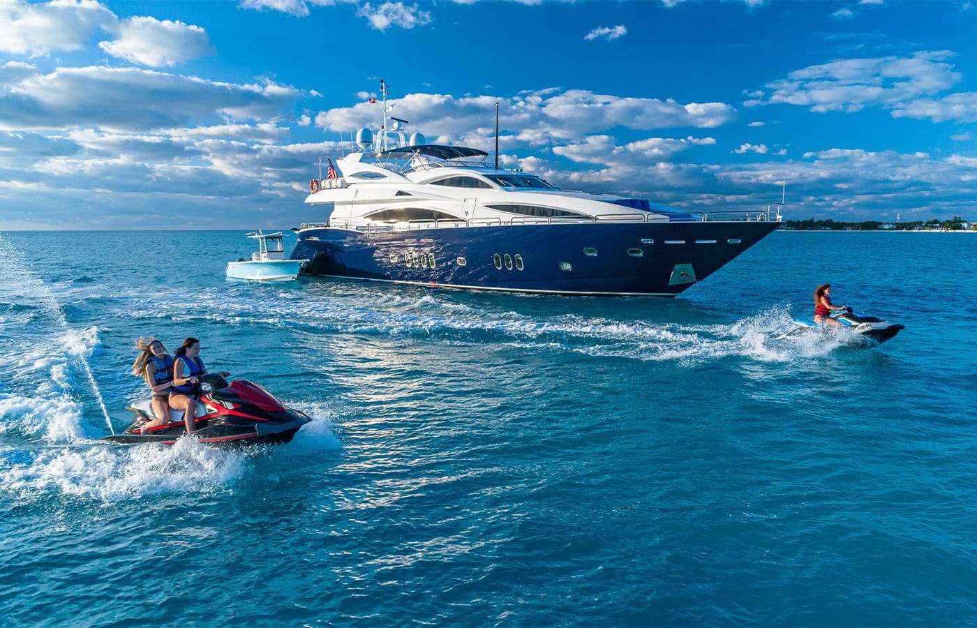yacht charter main