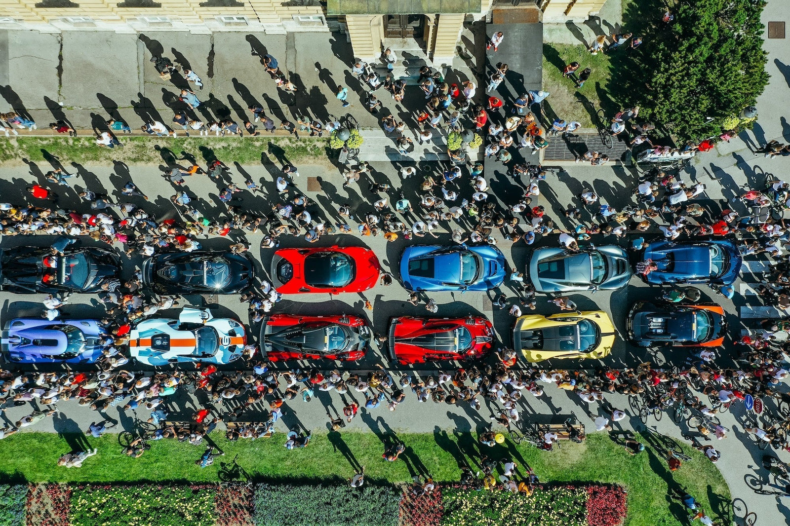 duPont REGISTRY Expands Operations with Acquisition of West Coast Exotic Cars and New Naples Experience Center