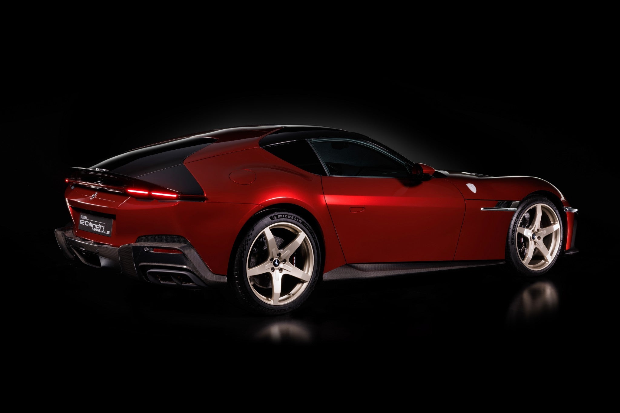 The Three-Pedal Insurgency: Inside Ferrari and McLaren's Shock Manual Revival — image 2