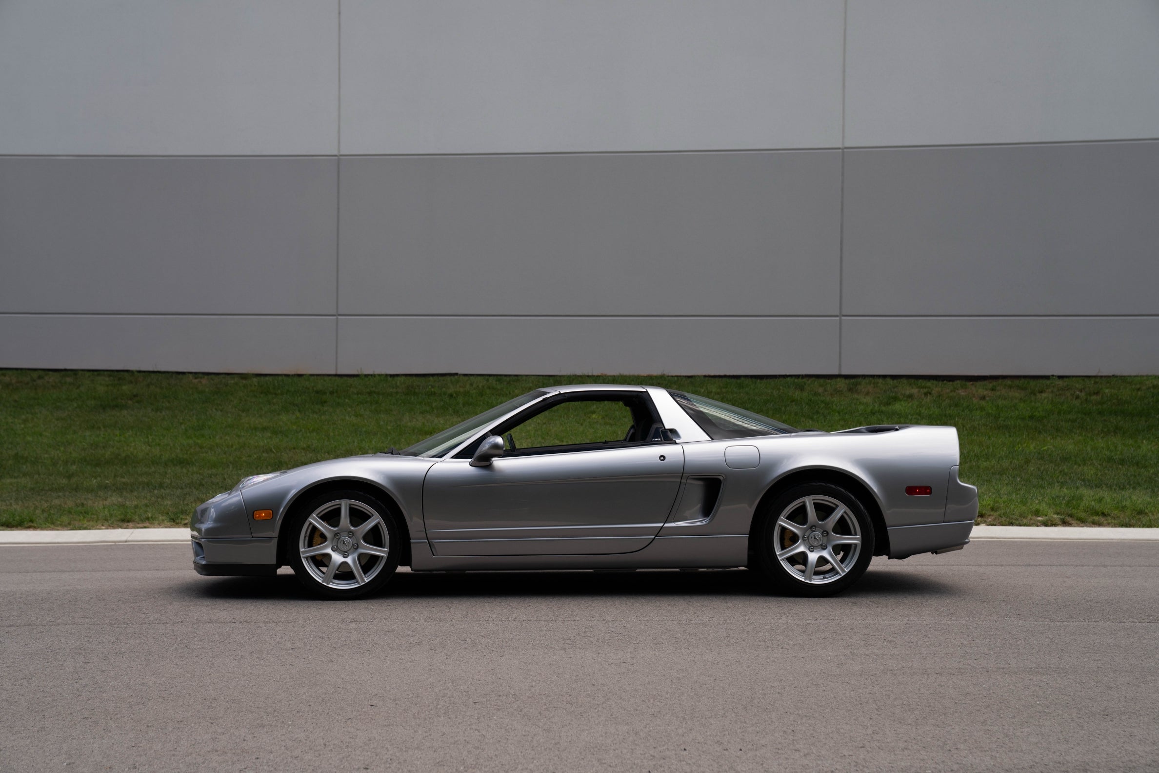 Legendary Acura NSX Listed on duPont REGISTRY Live for the First