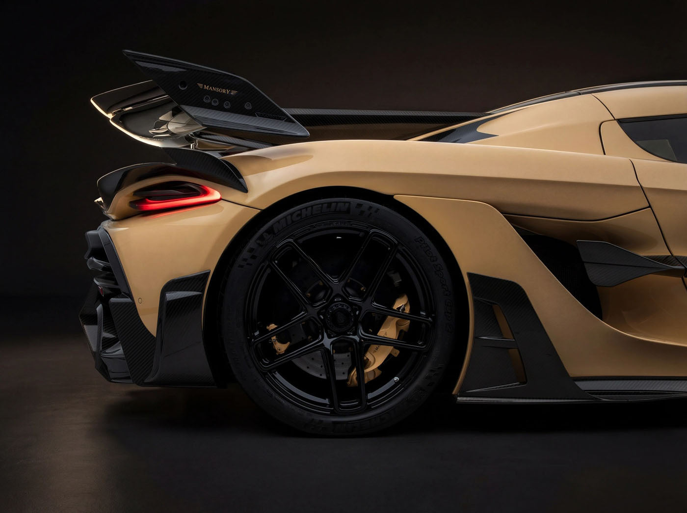 Mansory Unveils Carbon Fiber Kit For The Koenigsegg Jesko – duPont REGISTRY  News