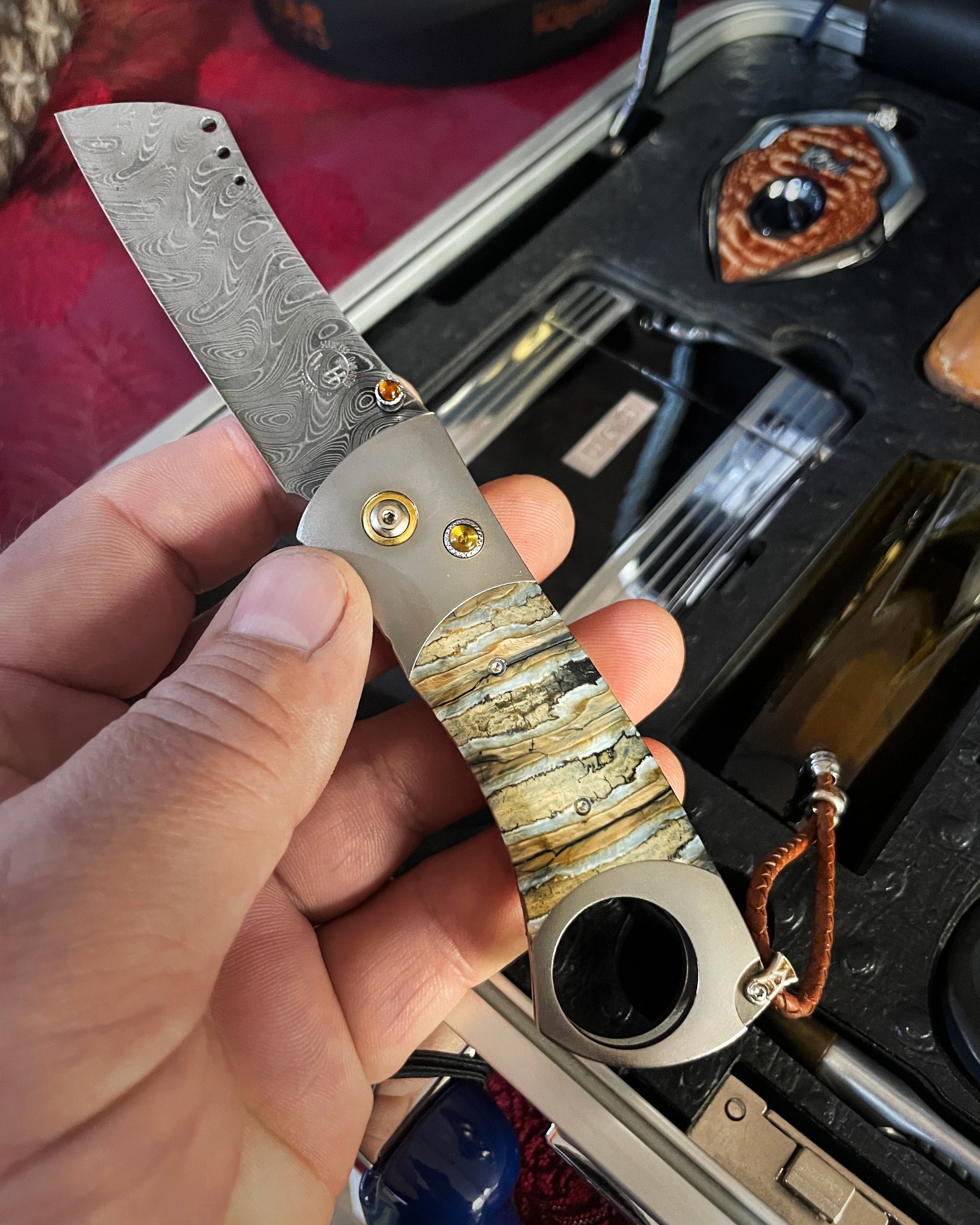 BillionEAR Attaché the Smoker Edition