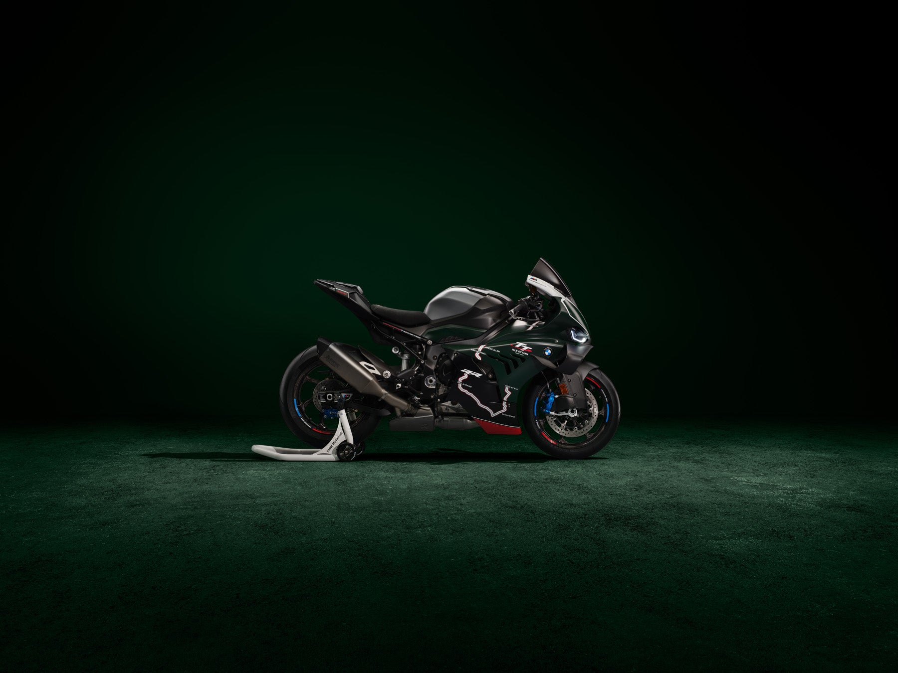 BMW Motorrad Reveals The M 1000 RR Isle of Man TT Limited Edition 
