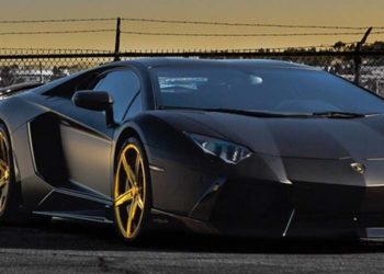 Chris Brown’s “The Dark Knight” Matte Black Aventador