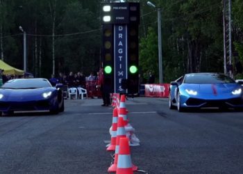 Stock Lamborghini Aventador and Huracan Drag Race
