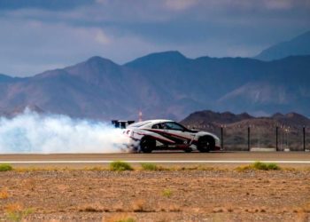 Dubai, UAE - Nissan has set the GUINNESS WORLD RECORDS title for the fastest ever drift. The record was broken with a speed of 304.96 km/hr and 30 degrees angle using a specially-tuned MY16 Nissan GT-R. Masato Kawabata, the Japanese drift champion and title holder for the Japanese drifting series, clinched the top spot from former record holder Jakub Przygo ski of Poland. The record was set during a special event that took place at Fujairah International Airport, UAE.

The record-breaking Nissan GT-R was developed with the support and coordination of Nismo specialists. It was tuned to 1380 HP in order to set the record, and adapted so all the power went to the rear wheels. The GT-R was prepared by GReddy Trust and tested extensively at JapanÕs Fuji Speedway facility with Kawabata at the wheel. The car was set up for agility while maintaining stability and confidence-inspiring handling characteristics - essential when performing such challenging feats.

"Once again, Nissan has broken a GUINNESS WORLD RECORDS title and has made international history for the fifth time in the Middle East," said Samir Cherfan, Managing Director of Nissan Middle East. "The Nissan GT-R is one of the worldÕs most iconic supercars, proving time and again the incredible breadth of its capabilities, and has clearly demonstrated its performance leadership by beating the best drift cars out there. The fact that this achievement was set here in the UAE makes it even more special for our region. Setting this incredibly difficult world record was a clear demonstration of the excitement we are bringing to the Middle East with the Nismo brand."