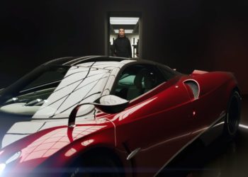 This Pagani Huayra Delivers Shoes to Christiano Ronaldo