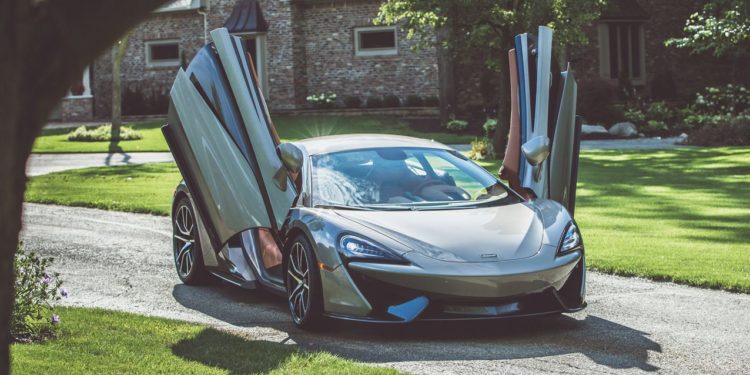 Blade Silver McLaren 570S